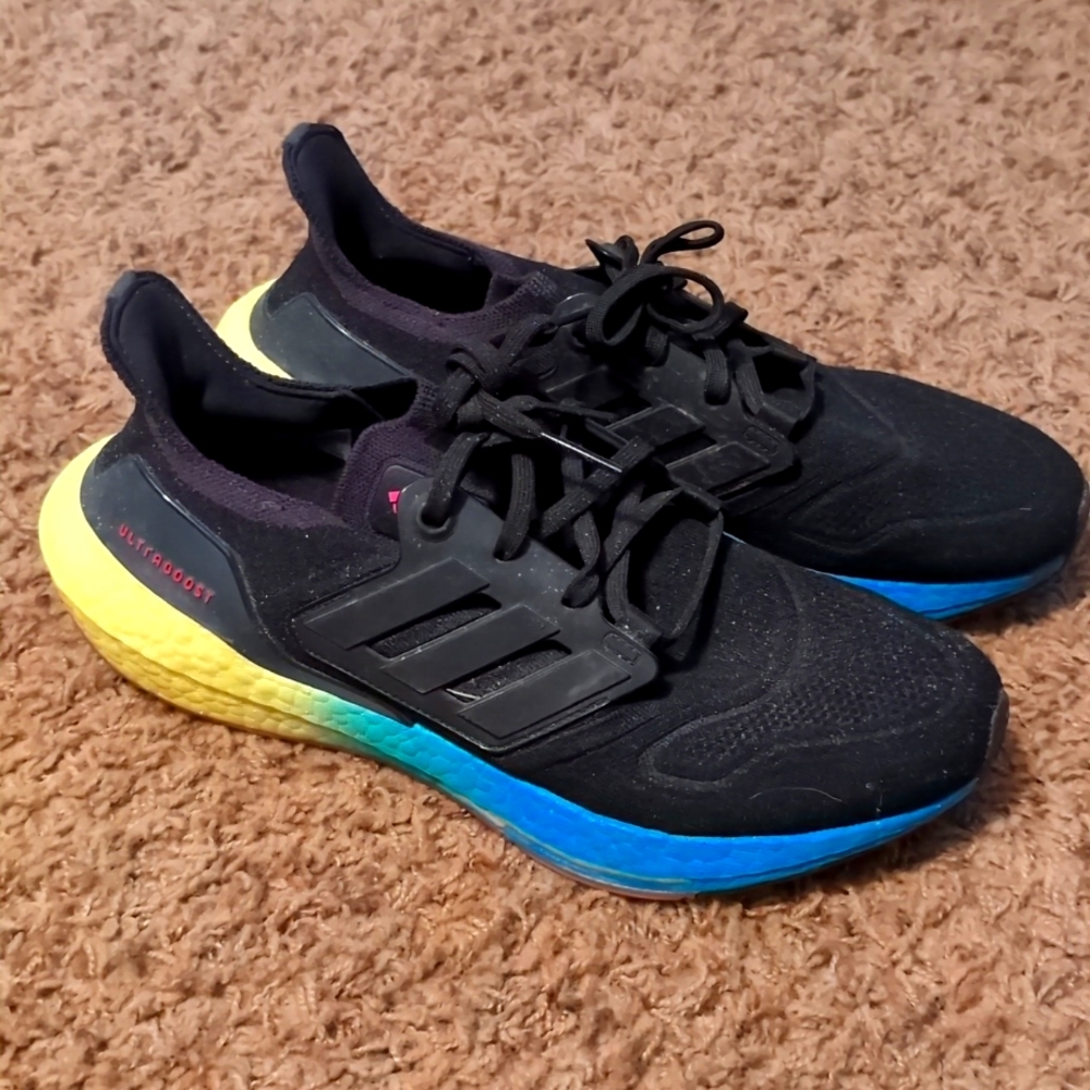 Adidas Ultraboost 22 Men's Sneakers, Size 8.5